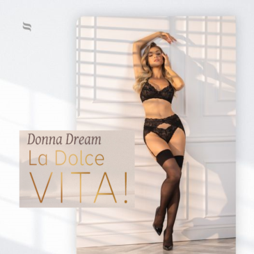 ¡Seductora y atrevida! La colección Donna Dream de Obsessive te hará sentir irresistible.